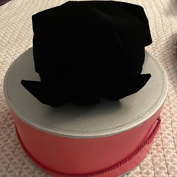 **Host Pick** VTG Yves Saint Laurent Velvet Beret Hat with Bow Circa 1960 - Picture 7 of 16
